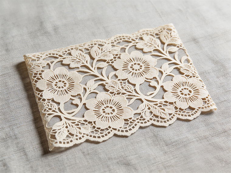 फॅब्रिक कटिंग सिस्टम मल्टी-एक्सिस लेसर कंट्रोलर्सकडे का सरकत आहेत? कार्यक्षमता महत्त्वाची आहे.